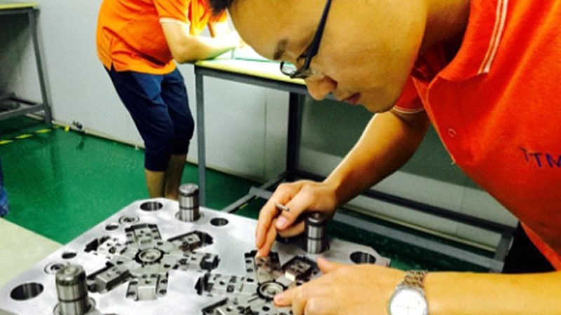 汽车模具批发价格：揭秘影响价格的关键因素**
